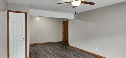 9503 University Ave in Clive, IA - Building Photo - Building Photo