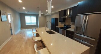 944 N Marshall St in Philadelphia, PA - Building Photo