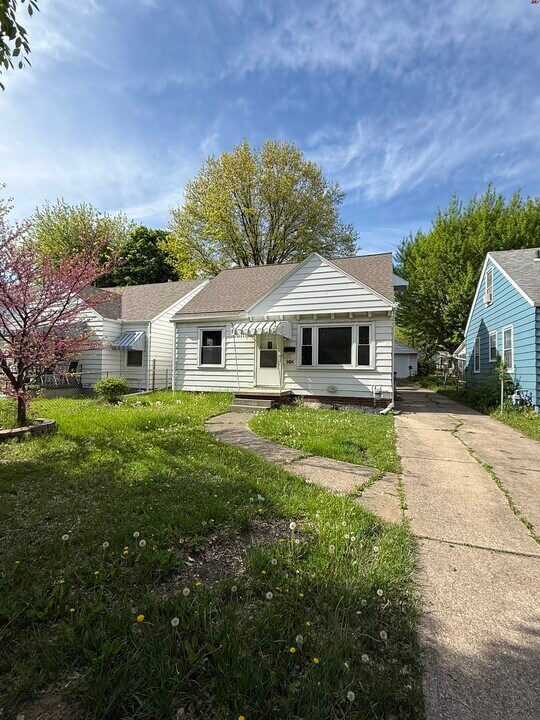 1028 Branleigh Dr in Toledo, OH - Building Photo