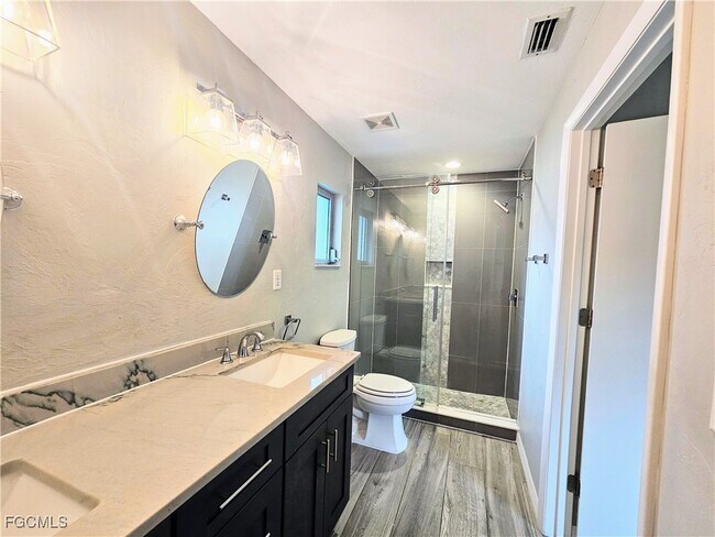 property at 523 SE 24th Ave