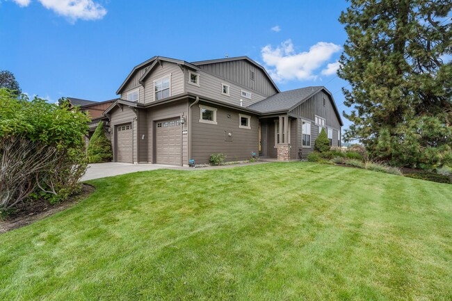 property at 859 SW Blakely Rd