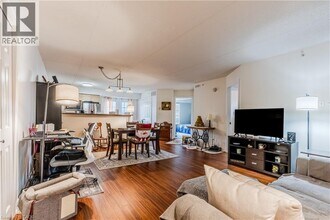 1830 Walkers Line in Burlington, ON - Building Photo - Building Photo