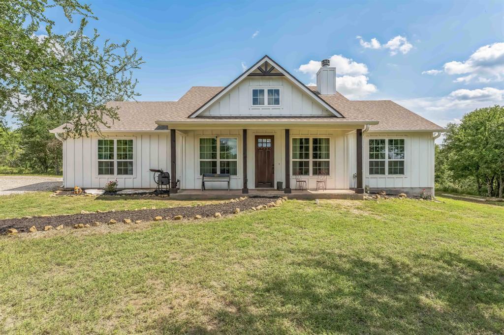 2720 Co Rd 466 in Elgin, TX - Foto de edificio