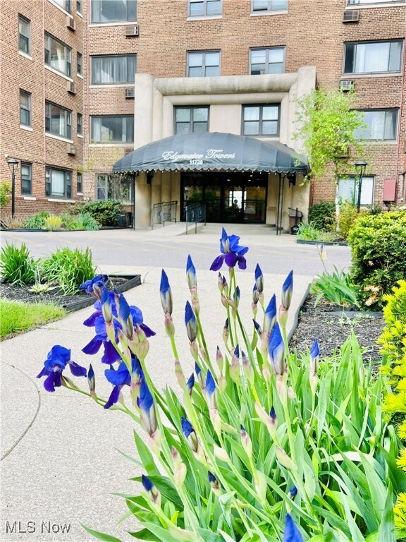 property at 11720 Edgewater Dr