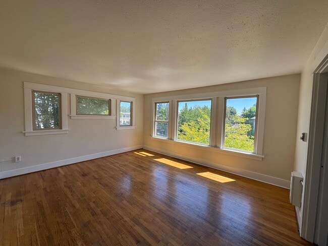 property at 1301 S 6th Ave
