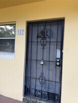 2790 NE 201st Terrace in Aventura, FL - Building Photo