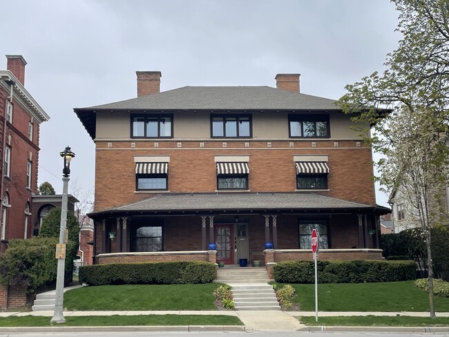 2028 E Lafayette Pl, Unit 2028 E Lafayette Place