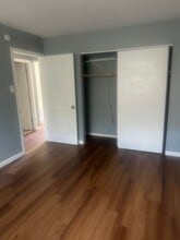 1585 Leonaire Ct in St. Louis, MO - Foto de edificio - Building Photo