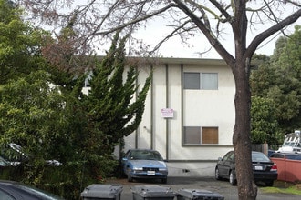 1726 10th St in Berkeley, CA - Foto de edificio - Building Photo