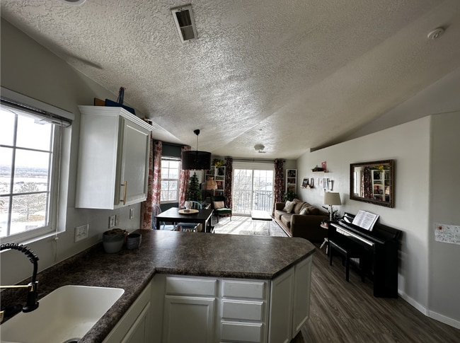 property at 115 Daybreak Ln