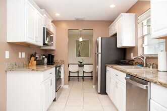 458 SE Doat St in Port St. Lucie, FL - Foto de edificio - Building Photo