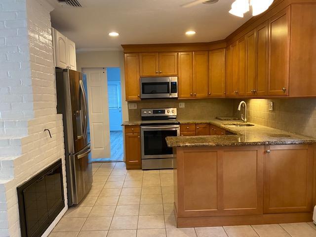 66 Belmont Cir in Syosset, NY - Building Photo - Building Photo