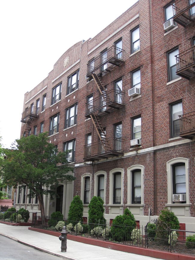 1608 Union St in Brooklyn, NY - Foto de edificio - Building Photo