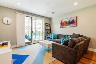 626 Grand St in Hoboken, NJ - Building Photo - Building Photo