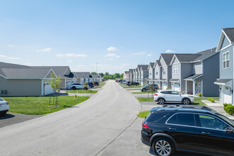 Carronade Park in Perrysburg, OH - Building Photo - Building Photo