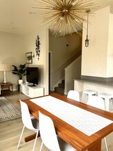2009 Yale Ave E, Unit 302 in Seattle, WA - Building Photo - Building Photo