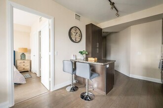 17 Anndale Dr in Toronto, ON - Building Photo - Building Photo