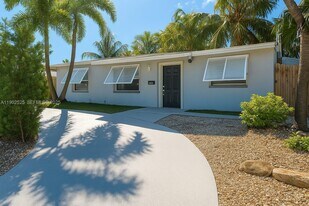 2622 Sheridan St in Hollywood, FL - Building Photo