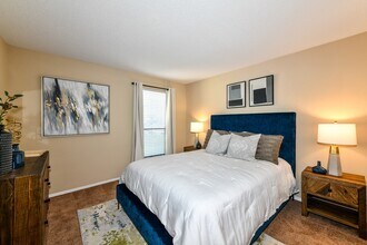 Stewarts Ferry in Nashville, TN - Foto de edificio - Interior Photo