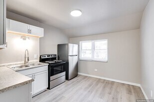 618 N Ashland Ave in Green Bay, WI - Building Photo