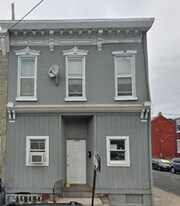 1023 Greenwich St in Reading, PA - Building Photo