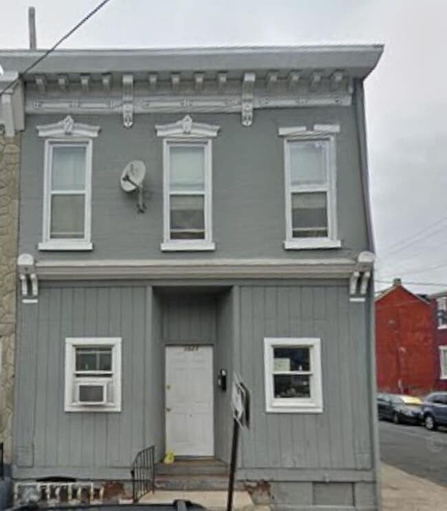 property at 1023 Greenwich St