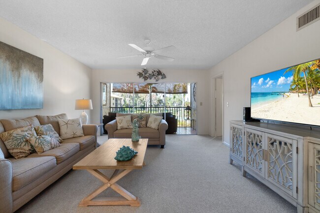 95 Saint Andrews Blvd in Naples, FL - Foto de edificio - Building Photo