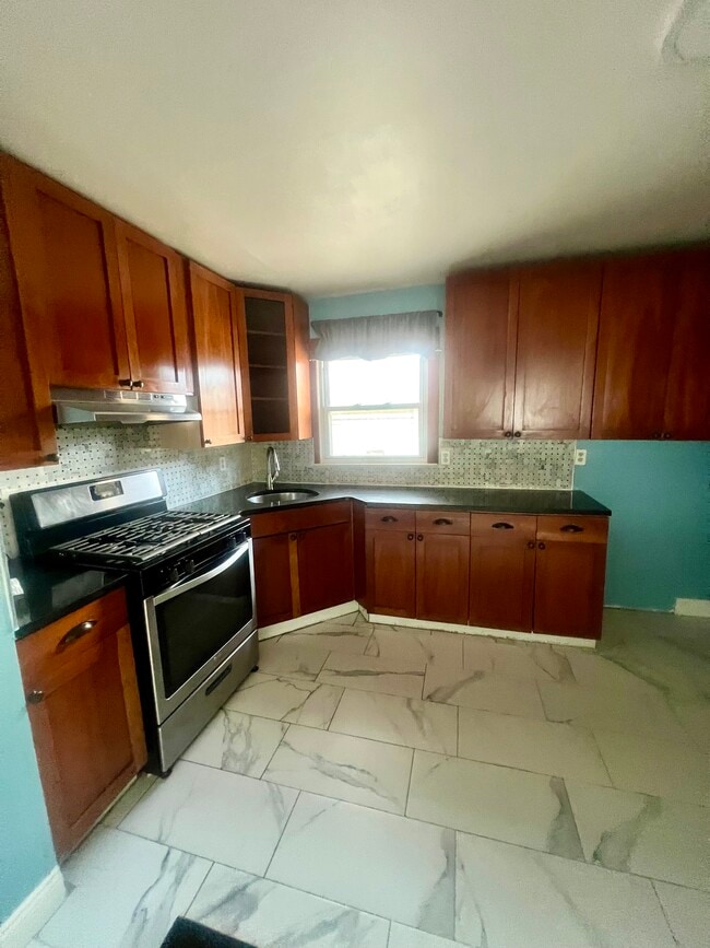 8431 Columbia Ave, Unit 2