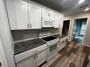 5504 Jarvis St in Lubbock, TX - Foto de edificio - Building Photo