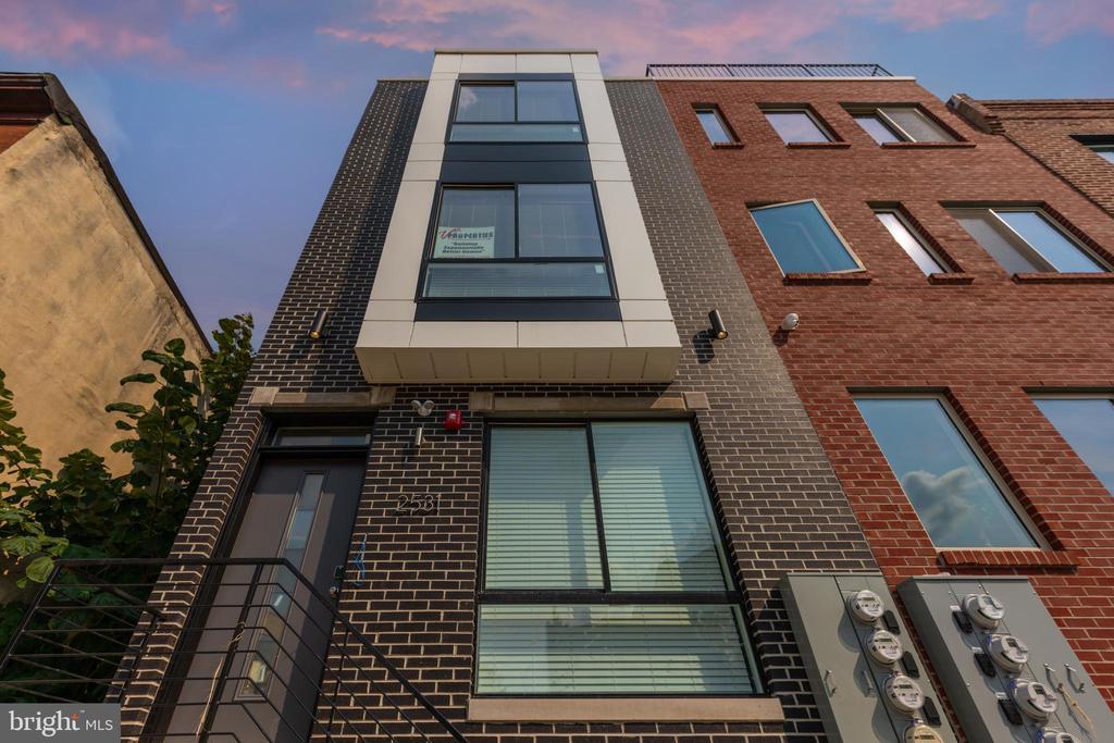 2531 N Front St, Unit 3 in Philadelphia, PA - Building Photo