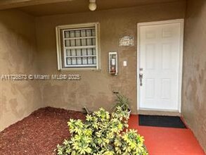 2770 W 60th St, Unit # 40 in Hialeah, FL - Building Photo - Building Photo