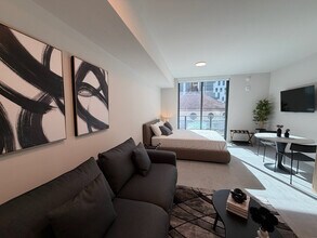 121 NE 5th St, Unit SI FL6-ID1470511P in Miami, FL - Building Photo - Building Photo