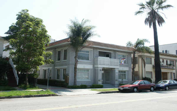 1316-1322 E 3rd St in Long Beach, CA - Foto de edificio