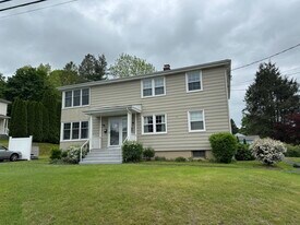 63 Geissler Dr in Shelton, CT - Building Photo