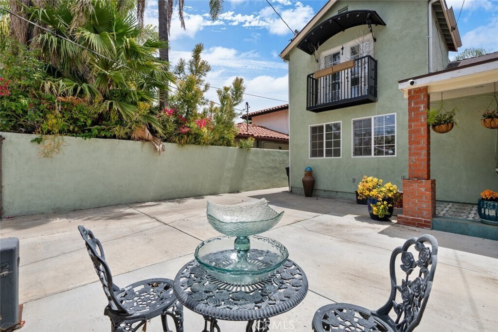 13934 Magnolia Blvd in Los Angeles, CA - Building Photo