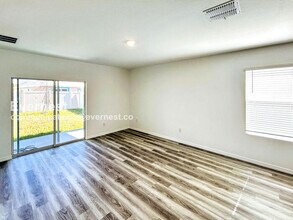 10650 Dusty Boot Rd in Land O Lakes, FL - Foto de edificio - Building Photo