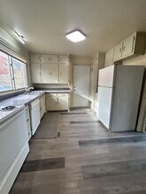 1731 Deckner Ave in Green Bay, WI - Foto de edificio - Building Photo