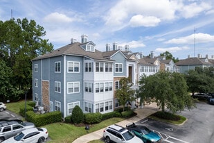 Montreux at Deerwood Lake in Jacksonville, FL - Building Photo