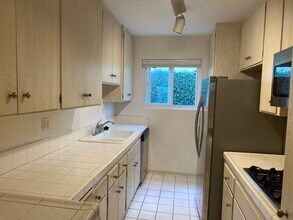 1538 Berkeley St, Unit 6 in Santa Monica, CA - Building Photo - Building Photo