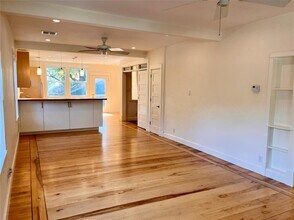 2209 E 18th St in Austin, TX - Building Photo - Building Photo