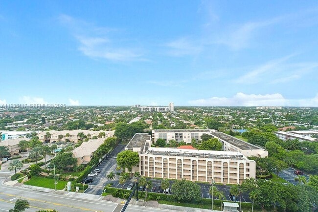 1541 S Ocean Blvd in Pompano Beach, FL - Building Photo - Building Photo