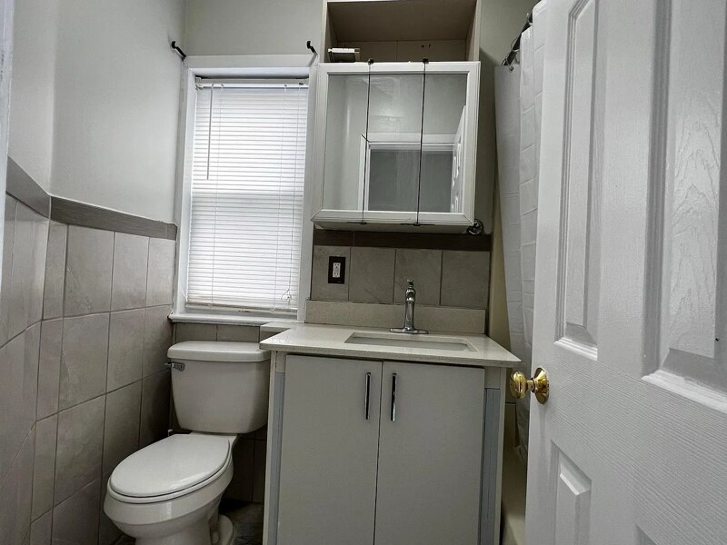 145 Lake Ave in Clifton, NJ - Building Photo