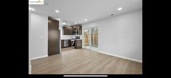 2224 107th Ave in Oakland, CA - Building Photo