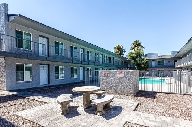 Park Mesa Apartments in Mesa, AZ - Foto de edificio - Building Photo