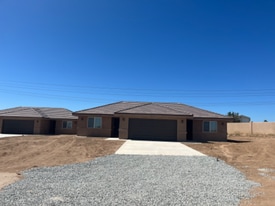 12327 Farmington St in Hesperia, CA - Building Photo