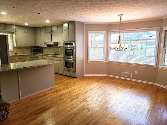 2520 Riverglenn Cir in Dunwoody, GA - Building Photo - Building Photo