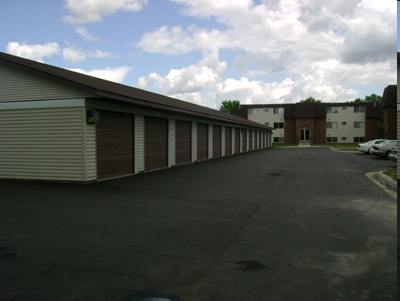 Commerce Apartments in North Mankato, MN - Foto de edificio - Building Photo