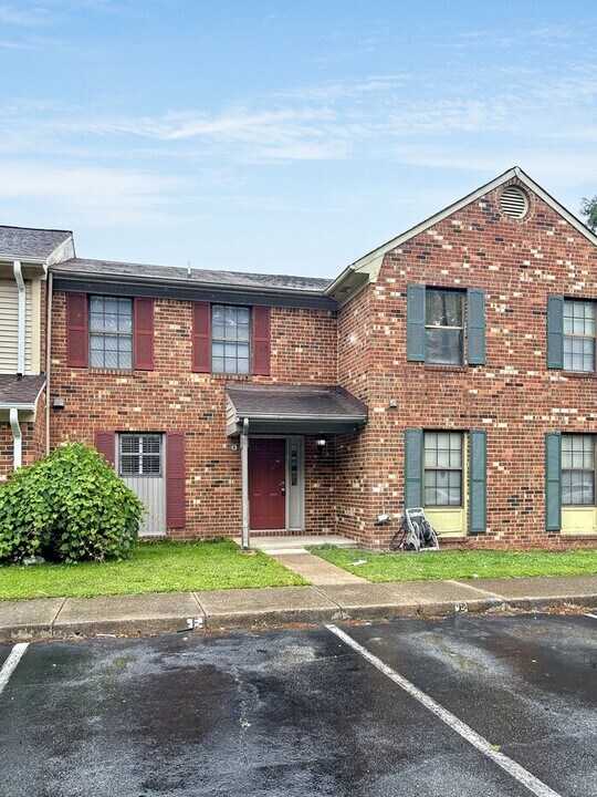 359 Deputy Ln in Newport News, VA - Building Photo