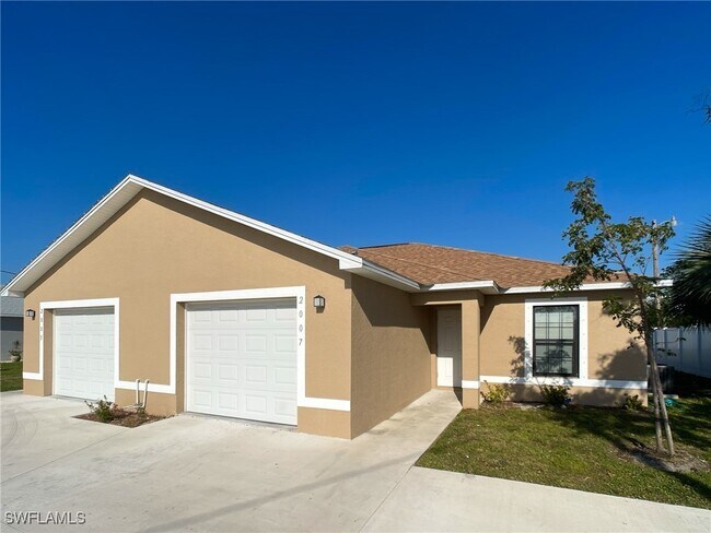 property at 2007 Chiquita Blvd S