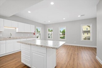 480 White St in Springfield, MA - Building Photo - Building Photo